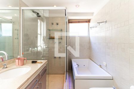Apartamento para alugar com 220m², 3 quartos e 3 vagasBanheiro da Suíte