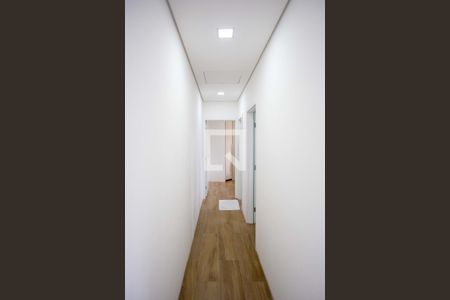 Casa à venda com 310m², 3 quartos e 4 vagasCorredor