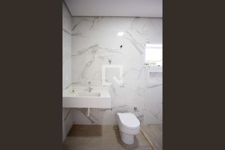 Casa à venda com 310m², 3 quartos e 4 vagasBanheiro da Suíte