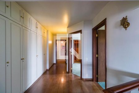 Apartamento à venda com 300m², 3 quartos e 3 vagasCorredor 