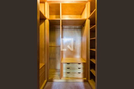 Apartamento à venda com 300m², 3 quartos e 3 vagasQuarto 