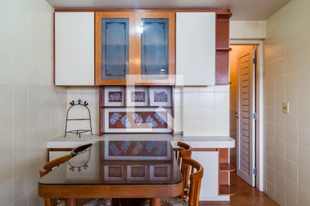 Apartamento à venda com 300m², 3 quartos e 3 vagasCozinha 