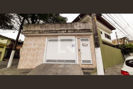 Casa à venda com 216m², 6 quartos e 4 vagas Casa à venda com 216m², 6 quartos e 4 vagasFachada da Casa