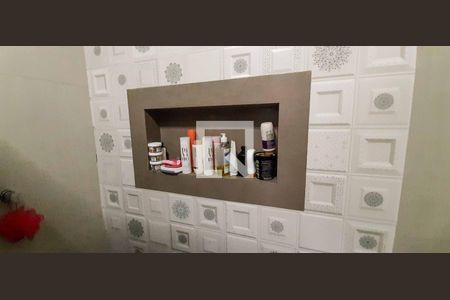 Casa à venda com 216m², 6 quartos e 4 vagas Casa à venda com 216m², 6 quartos e 4 vagasBanheiro Social