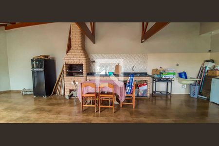 Casa à venda com 216m², 6 quartos e 4 vagas Casa à venda com 216m², 6 quartos e 4 vagasCasa 2 - Área Gourmet