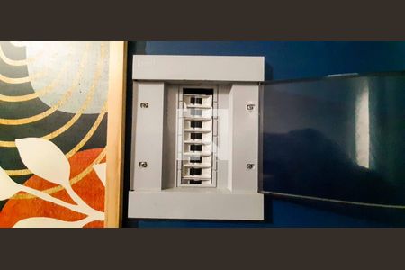 Casa à venda com 216m², 6 quartos e 4 vagas Casa à venda com 216m², 6 quartos e 4 vagasCasa 2 - Sala