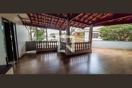 Casa à venda com 216m², 6 quartos e 4 vagas Casa à venda com 216m², 6 quartos e 4 vagasCasa 2 - Área Gourmet