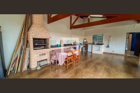 Casa à venda com 216m², 6 quartos e 4 vagas Casa à venda com 216m², 6 quartos e 4 vagasCasa 2 - Área Gourmet