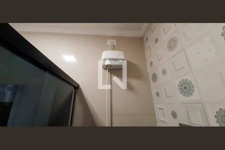 Casa à venda com 216m², 6 quartos e 4 vagas Casa à venda com 216m², 6 quartos e 4 vagasBanheiro Social