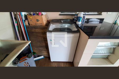 Casa à venda com 216m², 6 quartos e 4 vagas Casa à venda com 216m², 6 quartos e 4 vagasCasa 2 - Área de Serviço