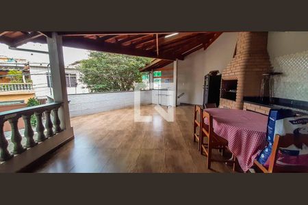 Casa à venda com 216m², 6 quartos e 4 vagas Casa à venda com 216m², 6 quartos e 4 vagasCasa 2 - Área Gourmet