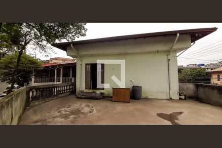 Casa à venda com 216m², 6 quartos e 4 vagas Casa à venda com 216m², 6 quartos e 4 vagasCasa 2 - Varanda