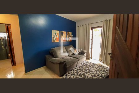 Casa à venda com 216m², 6 quartos e 4 vagas Casa à venda com 216m², 6 quartos e 4 vagasCasa 2 - Sala