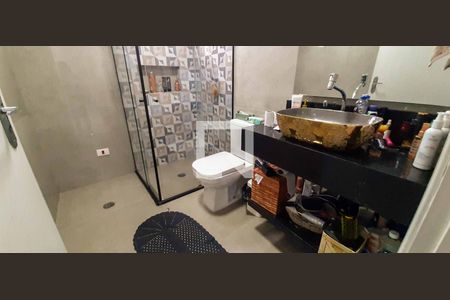 Casa à venda com 216m², 6 quartos e 4 vagas Casa à venda com 216m², 6 quartos e 4 vagasCasa 1 - Banheiro da Suíte 1