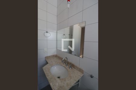 Casa de condomínio para alugar com 87m², 3 quartos e 2 vagasBanheiro