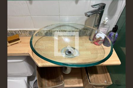 Apartamento à venda com 108m², 3 quartos e 3 vagas Apartamento à venda com 108m², 3 quartos e 3 vagasBanheiro Social