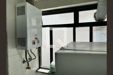 Apartamento à venda com 108m², 3 quartos e 3 vagas Apartamento à venda com 108m², 3 quartos e 3 vagasCozinha e Área de Serviço