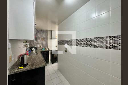 Apartamento à venda com 108m², 3 quartos e 3 vagas Apartamento à venda com 108m², 3 quartos e 3 vagasCozinha e Área de Serviço