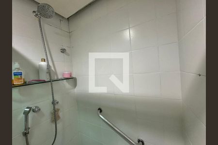 Apartamento à venda com 108m², 3 quartos e 3 vagas Apartamento à venda com 108m², 3 quartos e 3 vagasBanheiro Social
