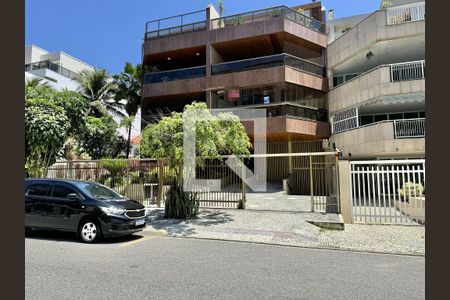 Apartamento à venda com 108m², 3 quartos e 3 vagas Apartamento à venda com 108m², 3 quartos e 3 vagasFachada