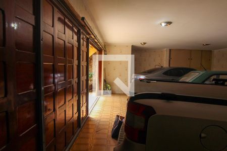 Casa à venda com 400m², 6 quartos e 5 vagas Casa à venda com 400m², 6 quartos e 5 vagasÁrea comum