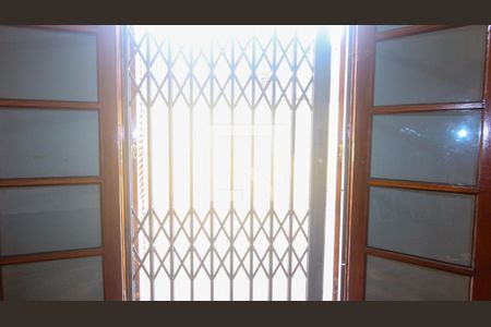 Casa à venda com 400m², 6 quartos e 5 vagas Casa à venda com 400m², 6 quartos e 5 vagasQuarto 5