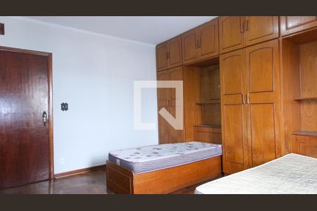 Casa à venda com 400m², 6 quartos e 5 vagas Casa à venda com 400m², 6 quartos e 5 vagasQuarto 3