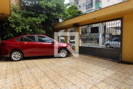 Casa à venda com 400m², 6 quartos e 5 vagas Casa à venda com 400m², 6 quartos e 5 vagasÁrea comum