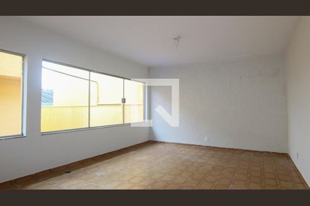 Casa à venda com 400m², 6 quartos e 5 vagas Casa à venda com 400m², 6 quartos e 5 vagasÁrea comum