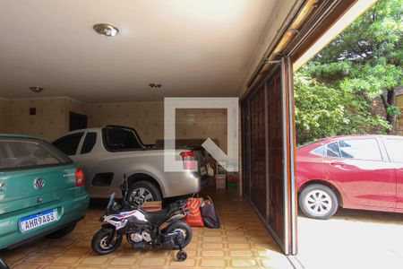 Casa à venda com 400m², 6 quartos e 5 vagas Casa à venda com 400m², 6 quartos e 5 vagasÁrea comum