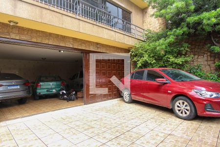 Casa à venda com 400m², 6 quartos e 5 vagas Casa à venda com 400m², 6 quartos e 5 vagasÁrea comum