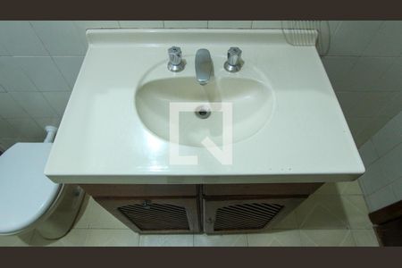 Casa à venda com 400m², 6 quartos e 5 vagas Casa à venda com 400m², 6 quartos e 5 vagasBanheiro 2