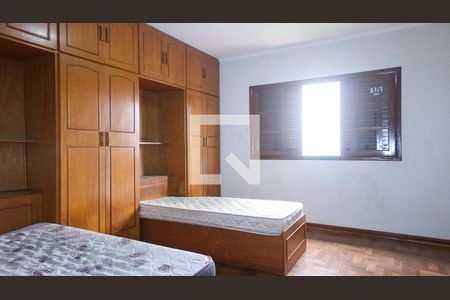 Casa à venda com 400m², 6 quartos e 5 vagas Casa à venda com 400m², 6 quartos e 5 vagasQuarto 3