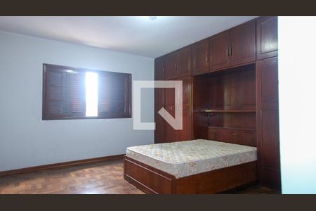 Casa à venda com 400m², 6 quartos e 5 vagas Casa à venda com 400m², 6 quartos e 5 vagasQuarto 4