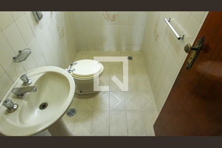 Casa à venda com 400m², 6 quartos e 5 vagas Casa à venda com 400m², 6 quartos e 5 vagasBanheiro 5