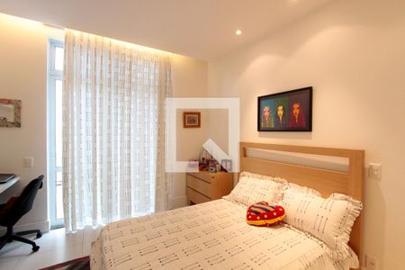 Apartamento à venda com 558m², 4 quartos e 4 vagas Apartamento à venda com 558m², 4 quartos e 4 vagasQuarto 3 suíte