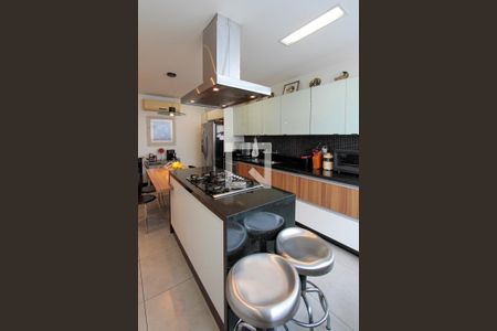 Apartamento à venda com 558m², 4 quartos e 4 vagas Apartamento à venda com 558m², 4 quartos e 4 vagasCozinha