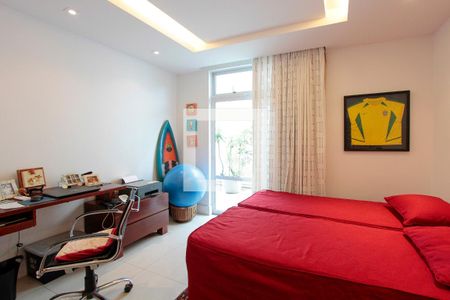 Apartamento à venda com 558m², 4 quartos e 4 vagas Apartamento à venda com 558m², 4 quartos e 4 vagasQuarto 4 suíte