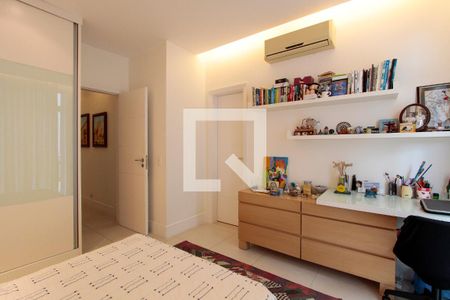 Apartamento à venda com 558m², 4 quartos e 4 vagas Apartamento à venda com 558m², 4 quartos e 4 vagasQuarto 3 suíte