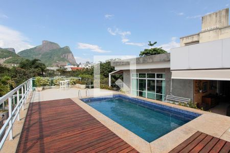 Apartamento à venda com 558m², 4 quartos e 4 vagas Apartamento à venda com 558m², 4 quartos e 4 vagasVaranda - Piscina
