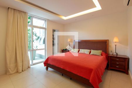 Apartamento à venda com 558m², 4 quartos e 4 vagas Apartamento à venda com 558m², 4 quartos e 4 vagasQuarto 2 suíte