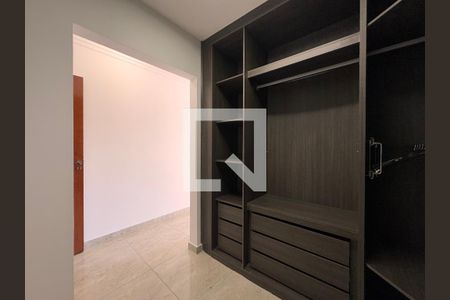 Casa para alugar com 188m², 3 quartos e 2 vagasCloset da suíte