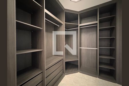 Casa para alugar com 188m², 3 quartos e 2 vagasCloset da suíte