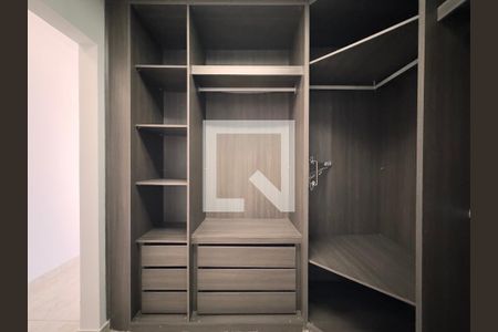 Casa para alugar com 188m², 3 quartos e 2 vagasCloset da suíte
