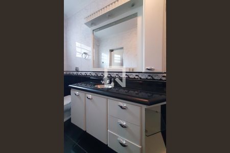 Casa para alugar com 206m², 3 quartos e 2 vagasBanheiro da Suíte