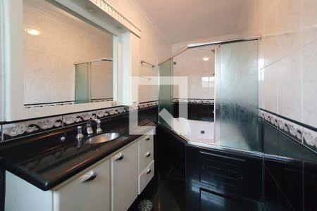 Casa para alugar com 206m², 3 quartos e 2 vagasBanheiro da Suíte