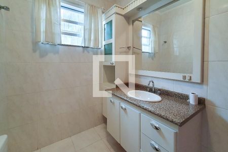 Casa para alugar com 206m², 3 quartos e 2 vagasBanheiro Social