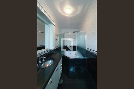 Casa para alugar com 206m², 3 quartos e 2 vagasBanheiro da Suíte