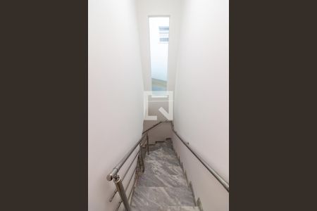 Casa para alugar com 197m², 3 quartos e 1 vagaEscada