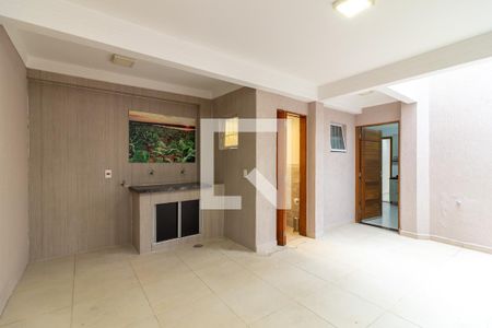 Casa para alugar com 197m², 3 quartos e 1 vagaQuintal dos Fundos